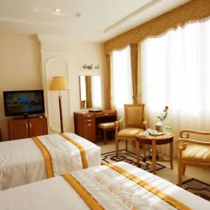 Tan Hoang Long Hotel